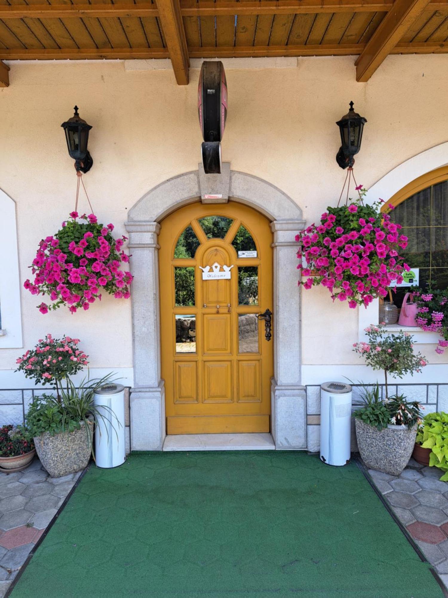 Guest House Kveder Škofja Loka Εξωτερικό φωτογραφία