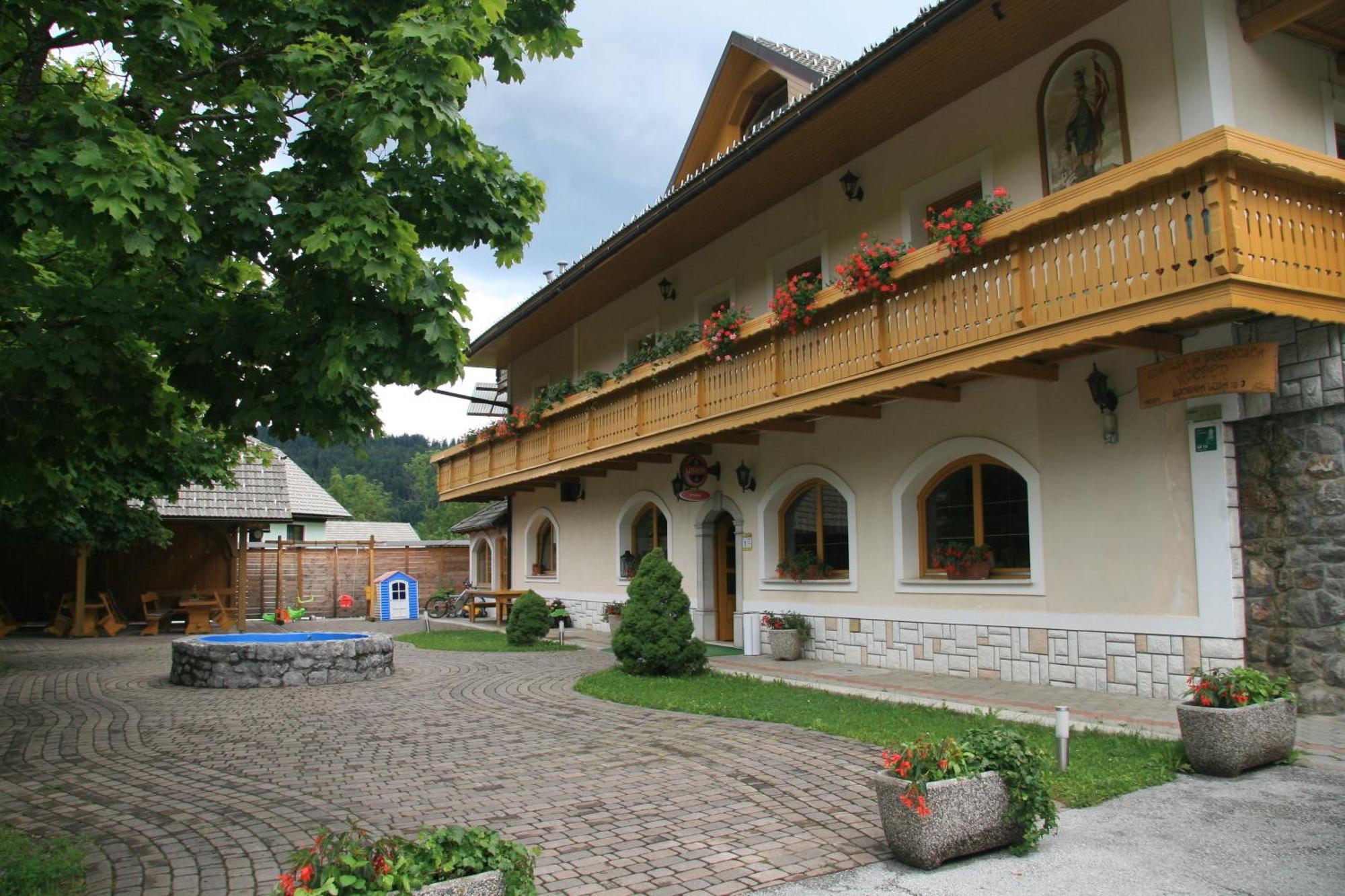 Guest House Kveder Škofja Loka Εξωτερικό φωτογραφία