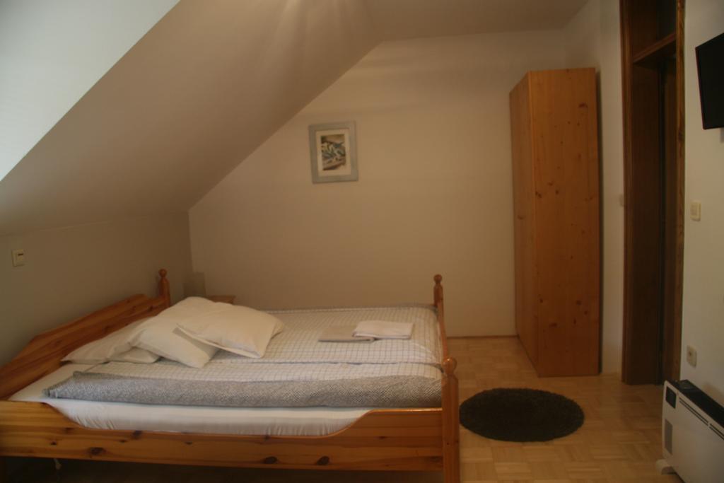 Guest House Kveder Škofja Loka Δωμάτιο φωτογραφία