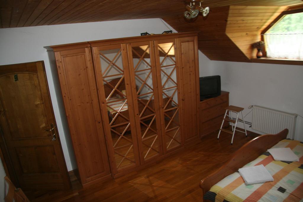 Guest House Kveder Škofja Loka Δωμάτιο φωτογραφία