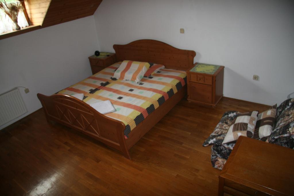 Guest House Kveder Škofja Loka Δωμάτιο φωτογραφία